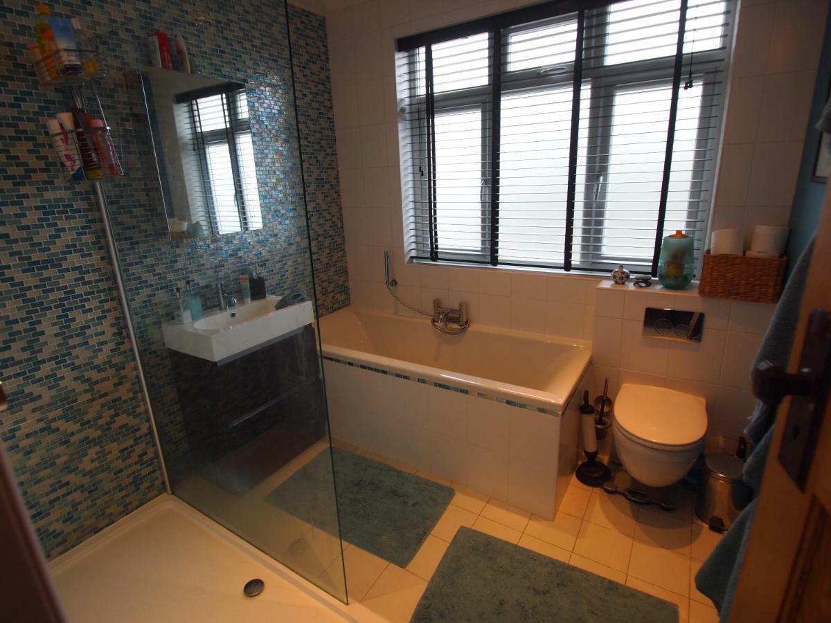 Morden Friendly Home In South London מראה חיצוני תמונה