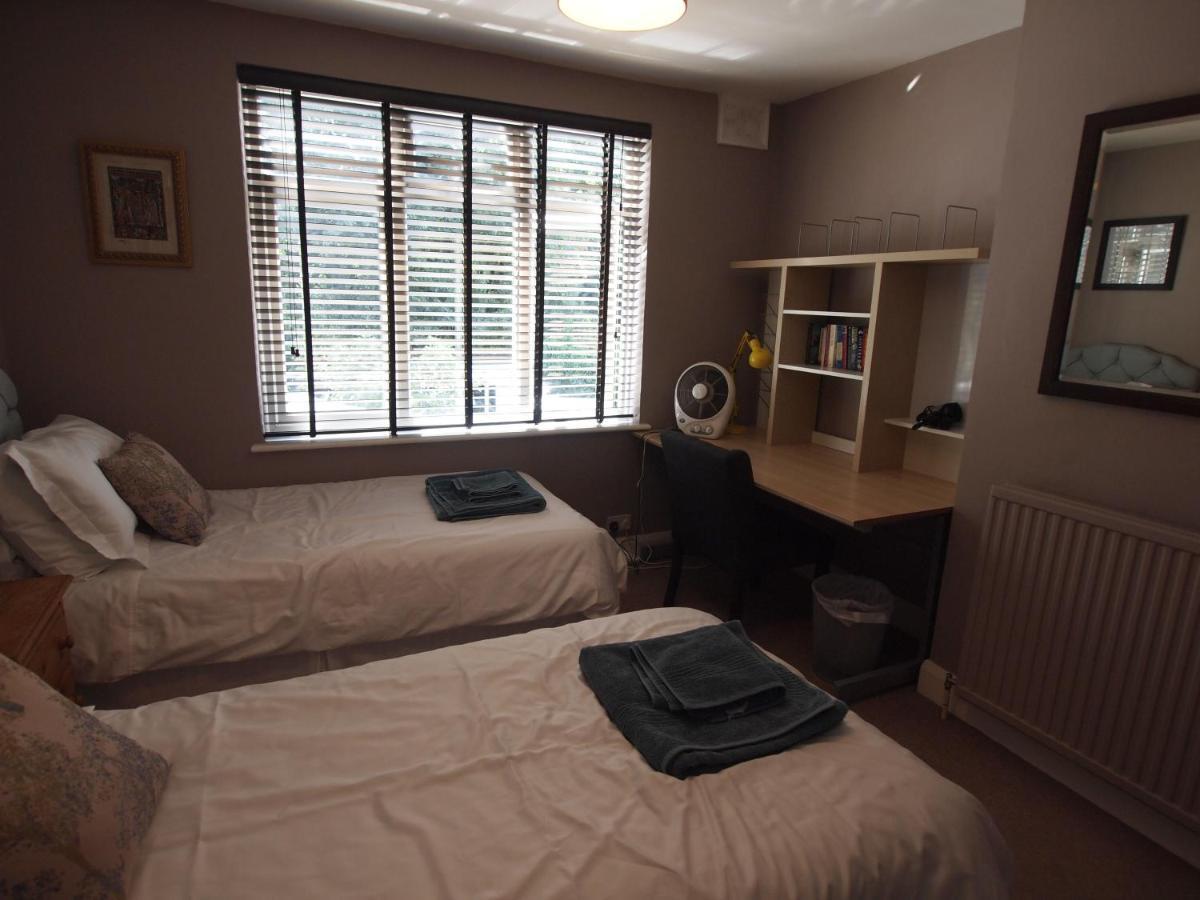 Morden Friendly Home In South London מראה חיצוני תמונה